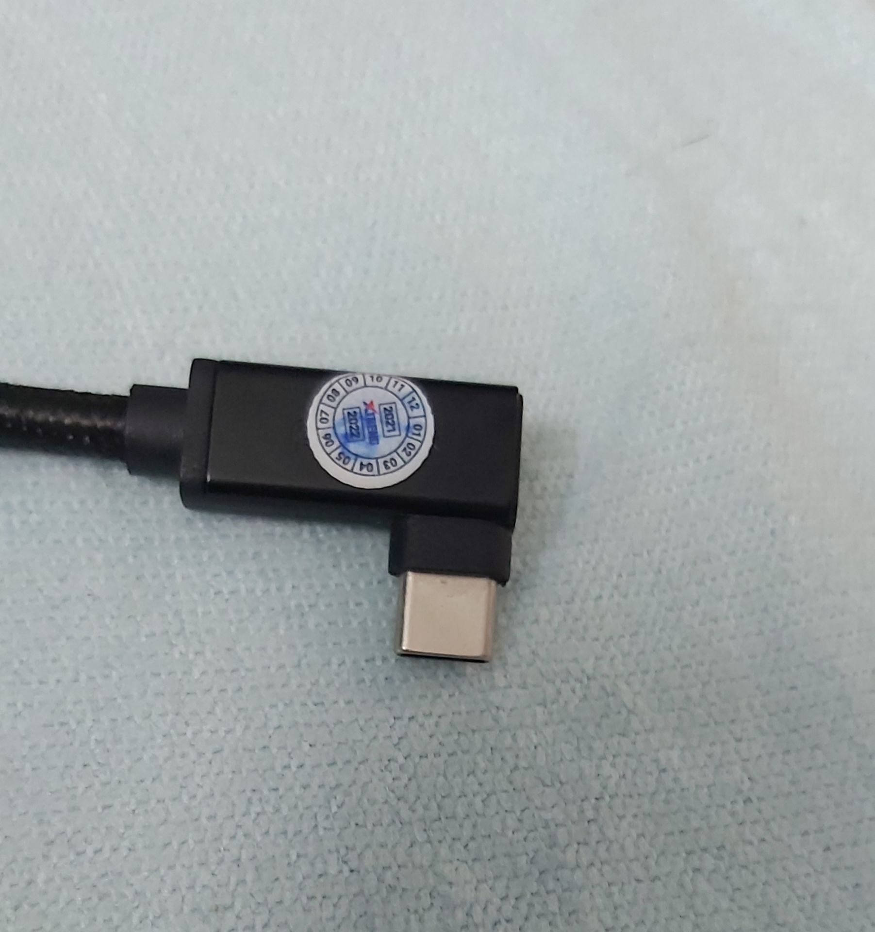 Dây đẹp và rất chắc chắn, các chi tiết nhìn cao cấp.