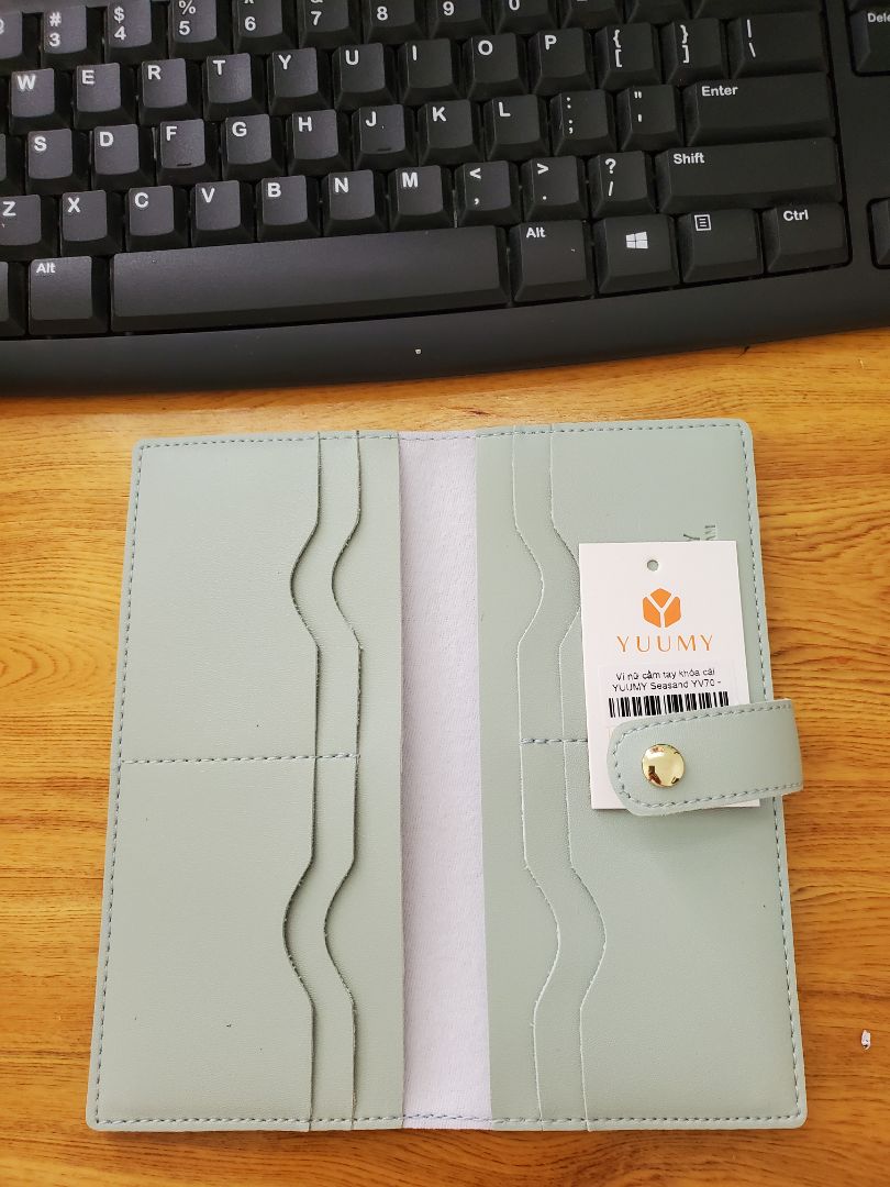 Ví đẹp. Da mềm. Màu sắc như hình. Rất cao cấp.