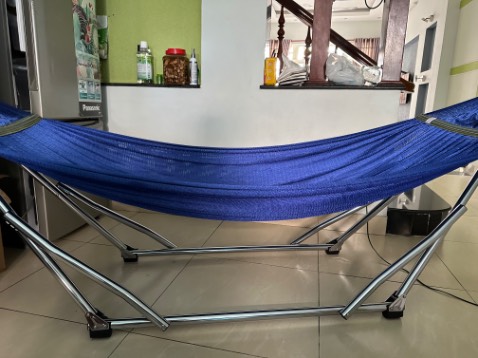 Tiki giao nhanh, võng khá chắc chắn, khung mạ sáng, sang trọng Tiki giao nhanh, võng khá chắc chắn, khung mạ sáng, sang trọng