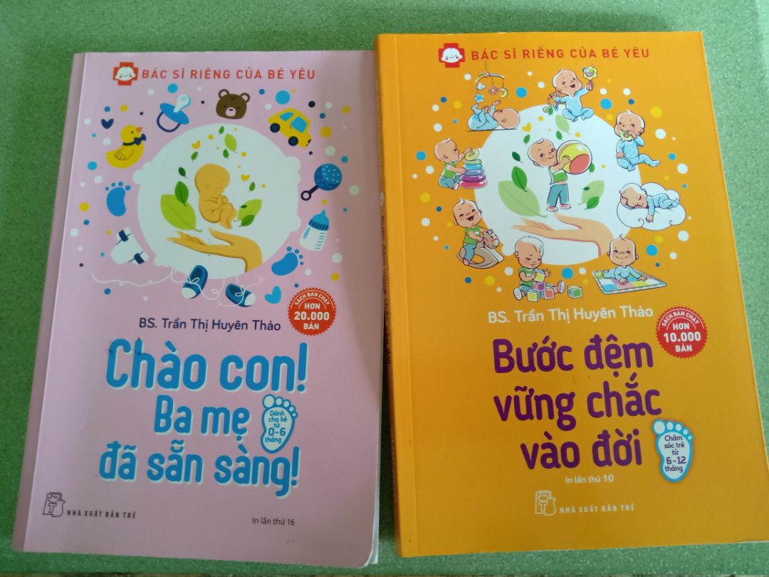 Cuốn sách mình nghĩ tất cả các *** chuẩn bị có con nên đọc qua ít nhất 1 lần trong đời. Toàn những thông tin bổ ích. Lúc giao sách hơi bị dính bẩn chút nhưng mà không sao.