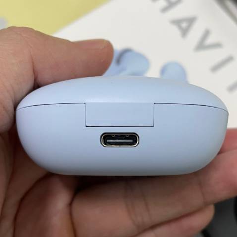 Giao hàng rất nhanh. Đóng gói chắc chắn. Màu sản phẩm đẹp. Âm thanh rât hay trong tầm giá. Không thấy tính năng tăng giảm âm lượng.