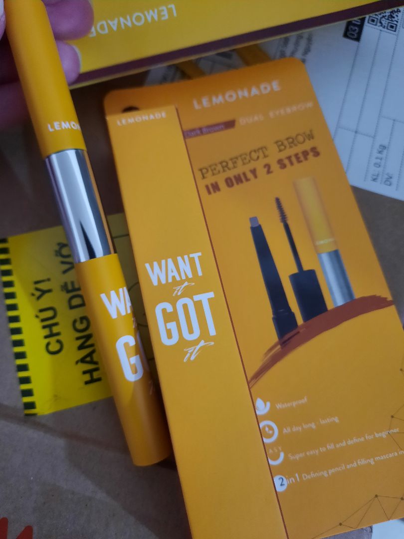 Giao hàng siêu nhanh, sáng qua đặt nay đã có. Hàng bé mà cái hộp to đùng lun ạ. Chì kẻ mày này thì chất lượng ok rồi không phải bàn