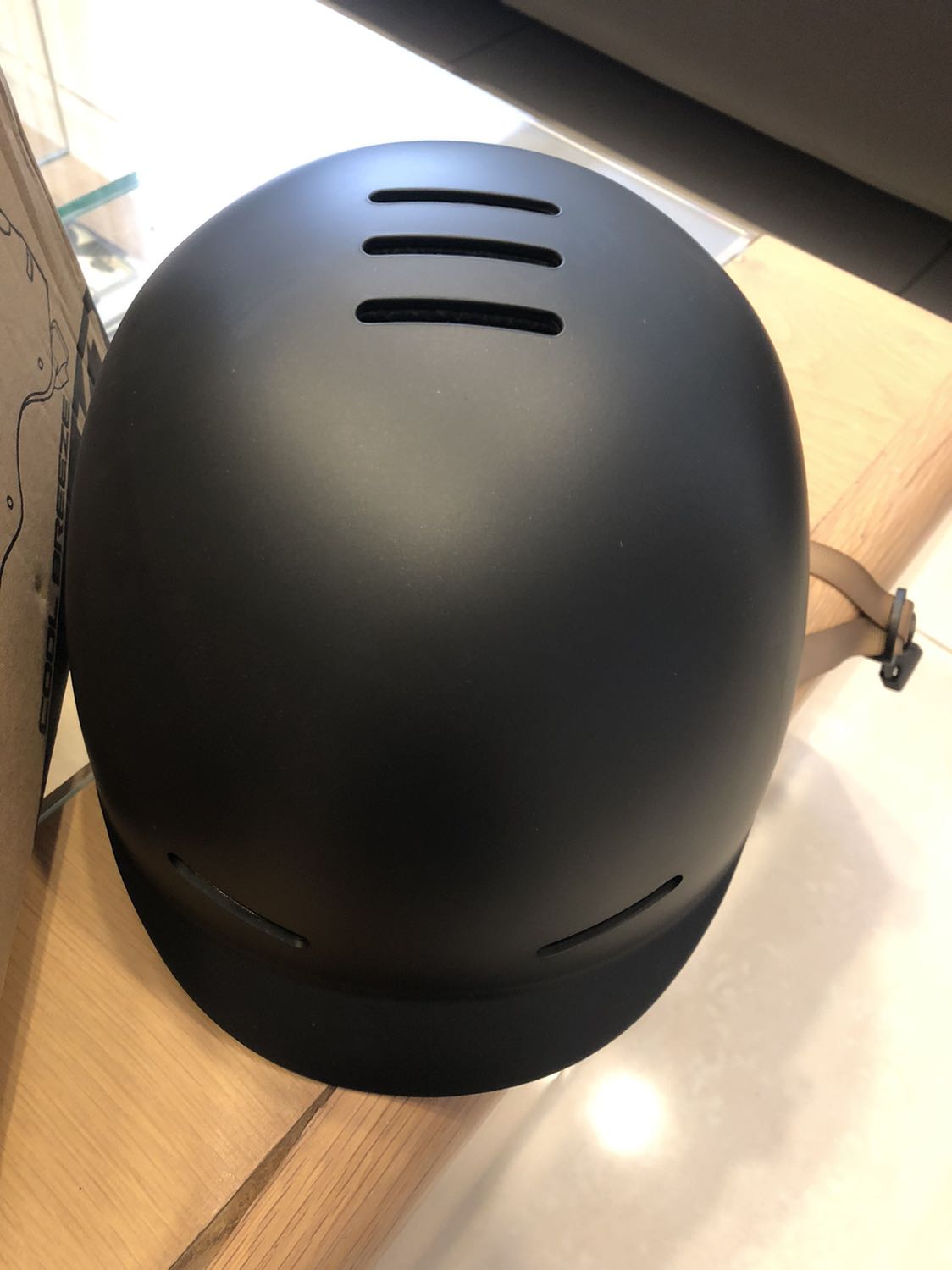 Tôi đặt mua nón màu xám, nhưng lại giao nón màu đen. Đề nghị liên lạc lại và đổi nón đúng màu. Tôi đặt mua nón màu xám, nhưng lại giao nón màu đen. Đề nghị liên lạc lại và đổi nón đúng màu.