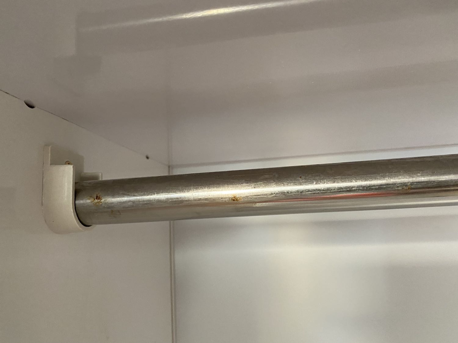 Ai mua sẽ ôm cục tức vào người nhé! Thêm cái nữa Tiki giải quyết cũng cực  kỳ chậm. Tóm lại ai mua sẽ hối hận nhé!