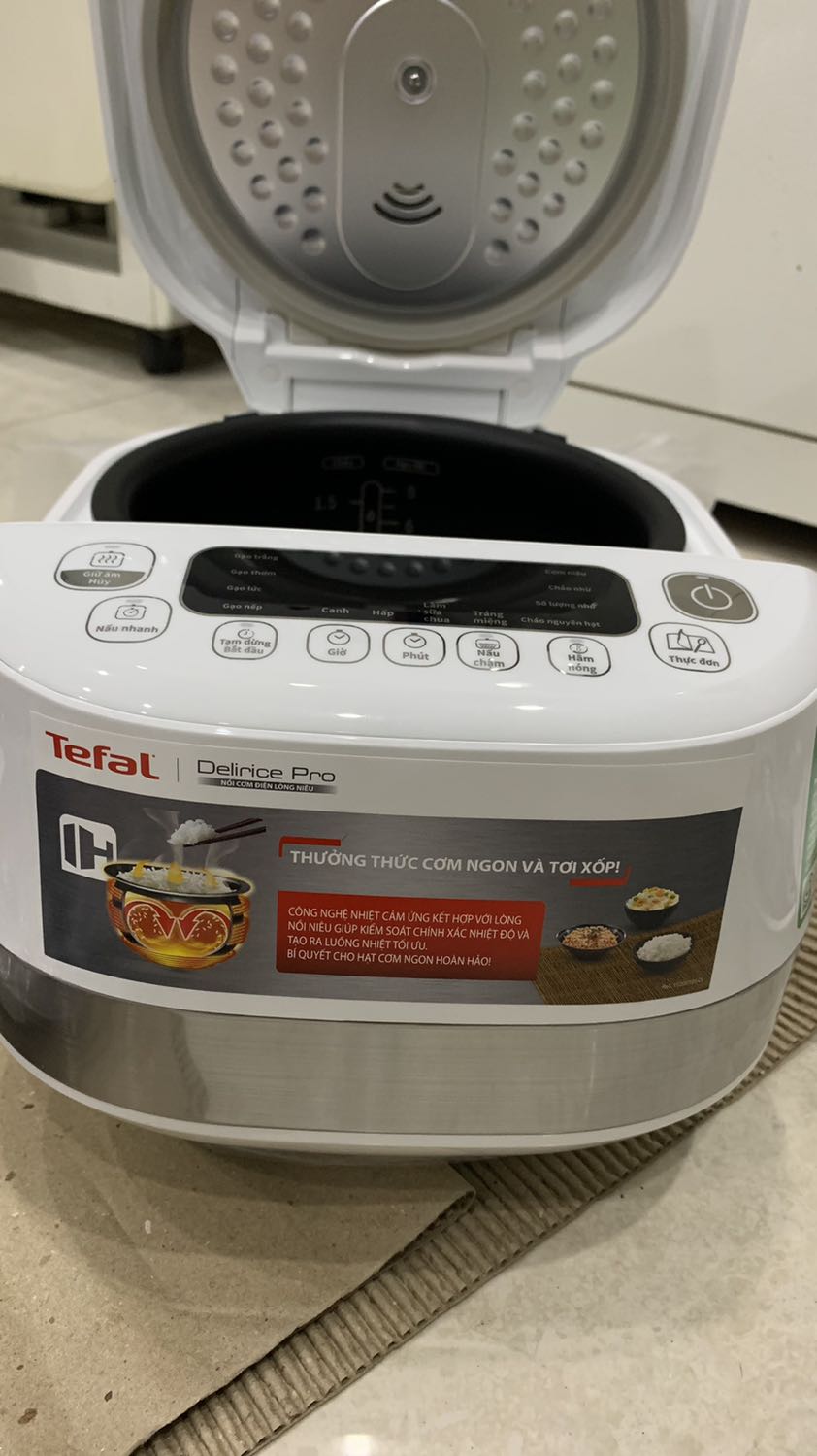 Đã sử dụng nên mình mới review.
Mình nấu cơm trắng, lứt, sữa chua đều rất ngon. Cơm dẻo mềm. Sưa chua ủ mịn (mình mua do có chức năng này)
Chất lượng hơn mong đợi so với giá thành. Nồi dày chống dính đốt