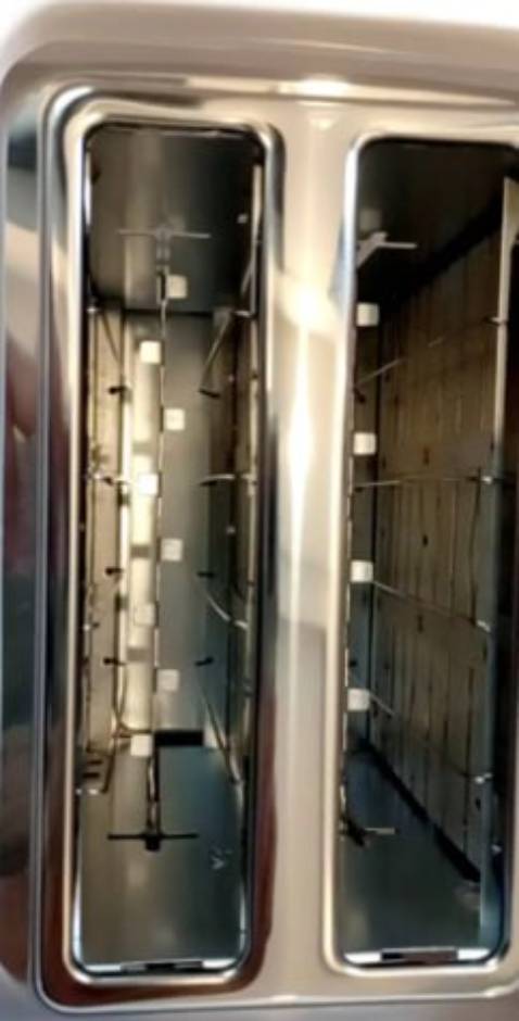 Máy nướng nhanh nóng, nướng bánh vàng giòn đều. Shop giao nhanh. Đáng để mua lắm nha