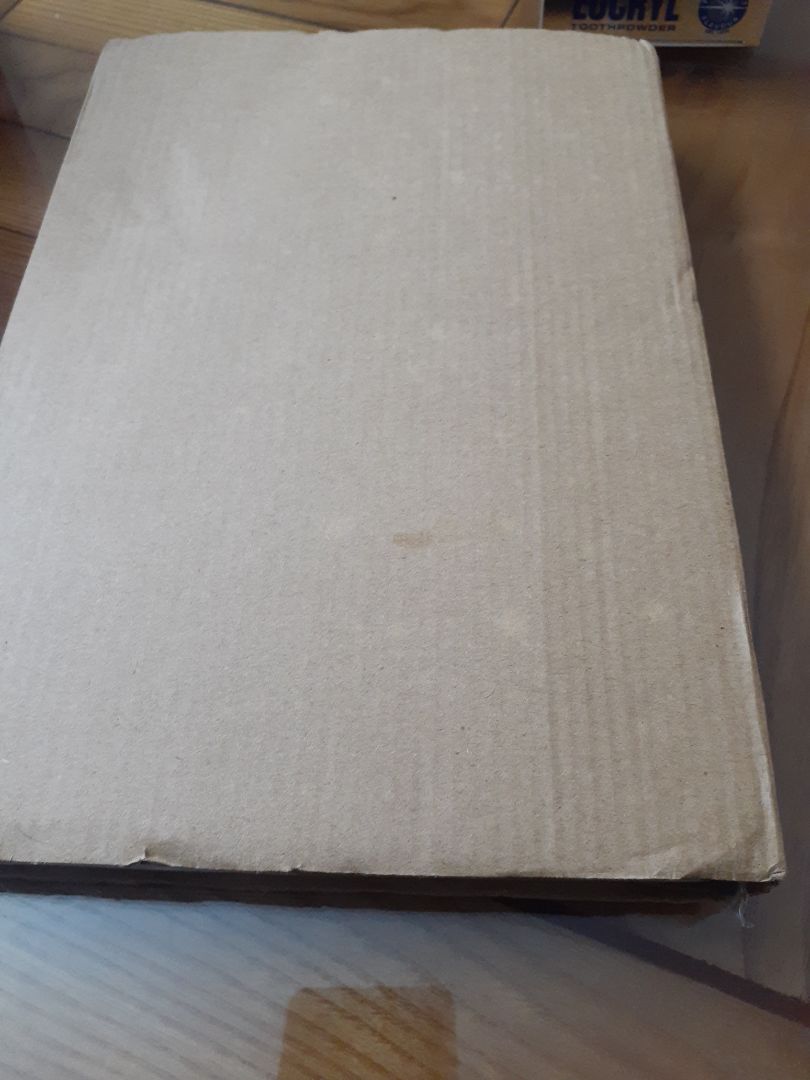 Mặc dù hàng được giao đúng như thời gian dự tính ban đầu nhưng mình vẫn mong Tiki có thể giao hàng sớm hơn nữa do mình rất mong được trải nghiệm sản phẩm. Tuy vậy thì hàng được bao bọc rất kỹ và màu bên trong rất đẹp. Mình mua trúng đợt giảm giá nên cảm thấy rất hài lòng. Mình sẽ tiếp tục ủng hộ Tiki trong thời gian sắp tới.