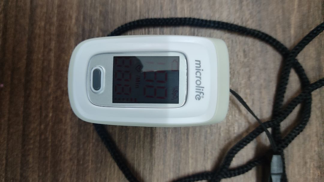 hàng microlife chính hãng tuy nhiên hãng lại rename từ con jumper jpd500e. mà con đó thì giá rẻ hơn kha khá. coi như đắt hơn ở thương hiệu vs bảo hành chứ ruột vẫn vậy.