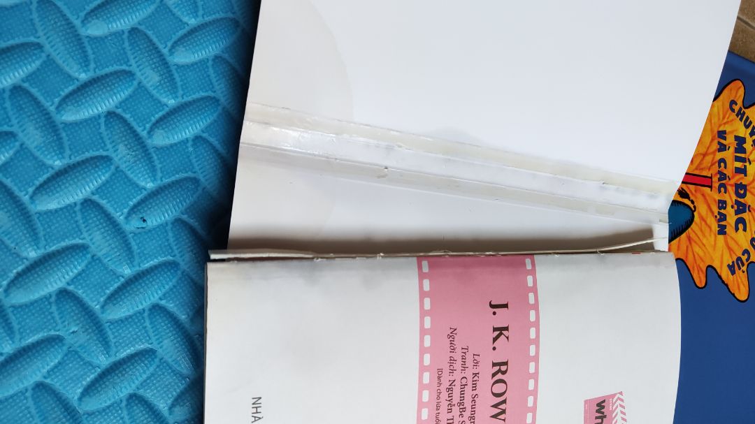 Mua nhiều lần tiki nhưng không hài lòng khâu đóng gói. nhận hàng hộp rách móp méo, sách quăn góc rách gáy