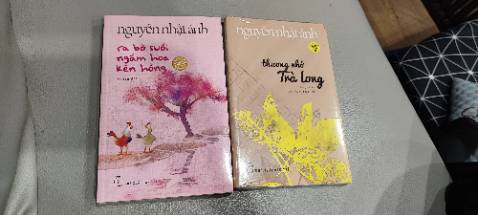 Tiki đợt này đóng gói hàng cẩn thận. Sách đc bọc nilong chống va đập, đóng hộp chỉn chu lắm. Sách chính hãng có tem chống giả, giá săn sale đc giảm giá, rất hài lòng khi mua sách tại tiki. Mãi ủng hộ tiki.