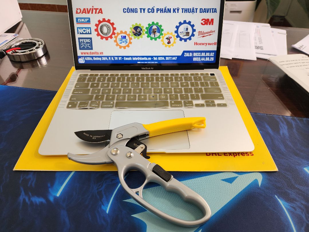 Kéo cắt rất tốt, có 2 nấc cắt cành lớn thoải mái. Đã dùng 6 tháng