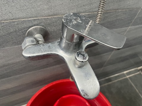 Tẩy rửa không sạch nhu quảng cáo.
Đúng loại, giao đúng, shipper gọi thông bấp.