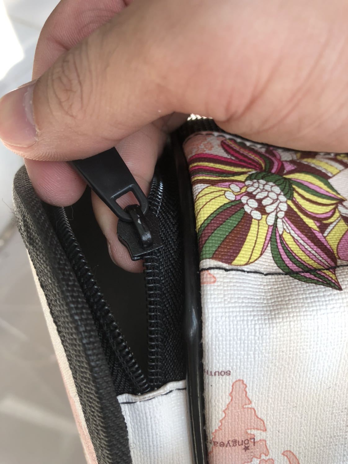 Vừa nhận hàng hôm qua. Hôm nay lấy ra chở bé đi để cho an toàn. Ko bị động thai. Ai zè túi còn nguy hiểm hơn Vừa nhận hàng hôm qua. Hôm nay lấy ra chở bé đi để cho an toàn. Ko bị động thai. Ai zè túi còn nguy hiểm hơn