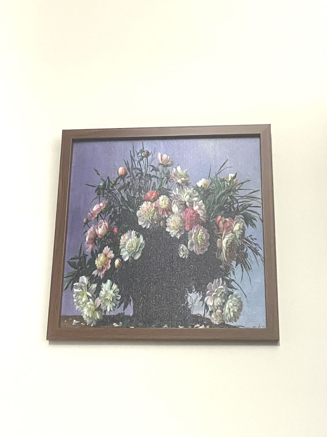 Màu tối so với hình mẫu!