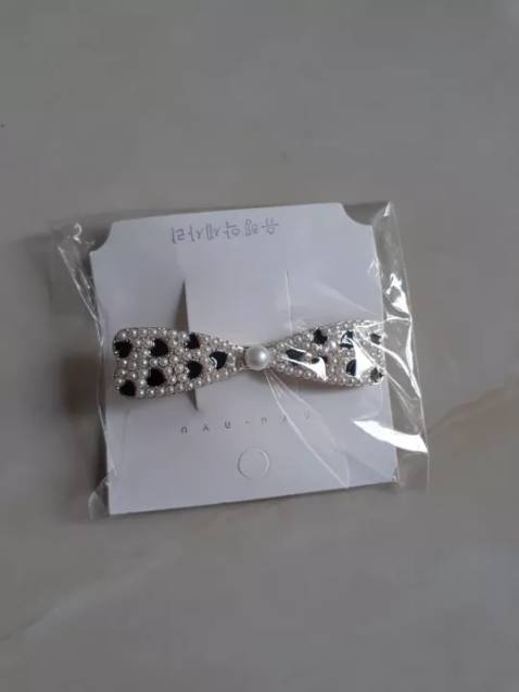 kẹp tóc nasi xinh xỉu, chất liệu cao cấp bền đẹp. Shop có nhiều mẫu xinh cực xinh. Lần sau sẽ mua tiếp. Giá cả phải chăng, rẻ hơn mua ngoài chợ nhiều. Shop giao hàng nhanh, phục vụ tốt