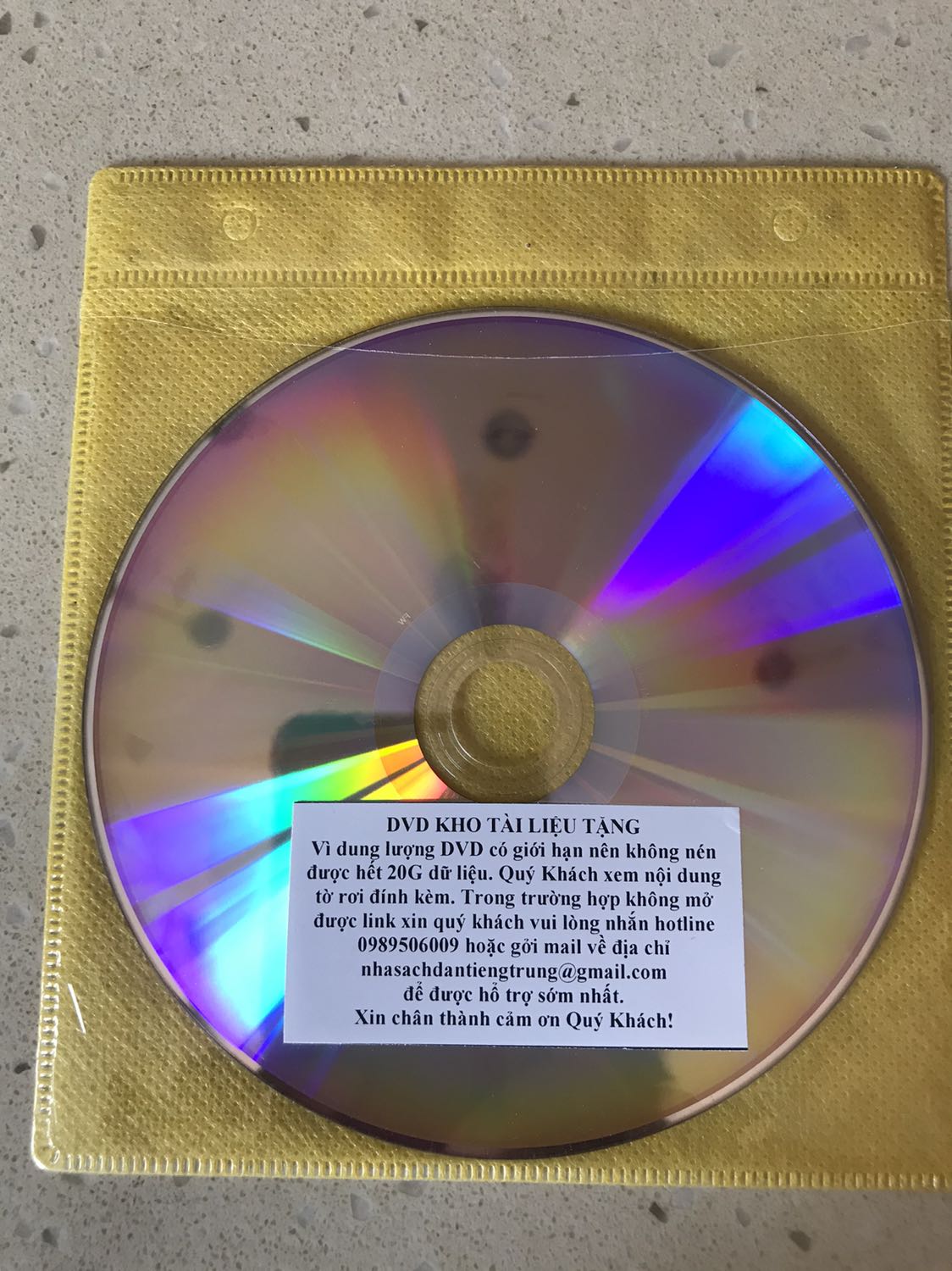 Tiki giao hàng nhanh, đóng gói cẩn thận. Bộ sách rất dễ tự học vì trình bày rõ, đẹp, logic, có DVD đi kèm bảng hướng dẫn cẩn thận. Không phải vì để được tặng voucher giảm giá 15% mà mình khen ngợi mà thật sự bộ sách rất có ich cho mình và cung cach phục vụ của shop rất có văn hoá, dễ thương
