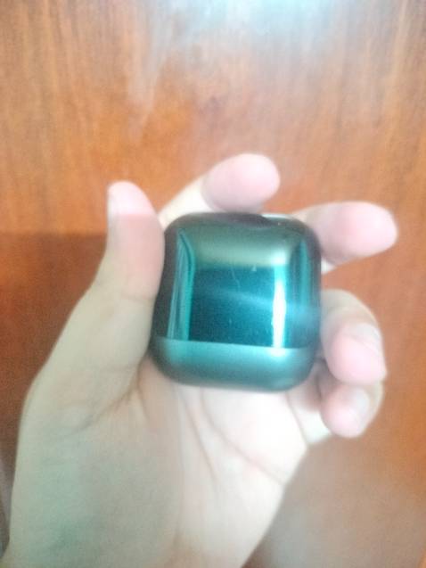 Tại nghe khá ổn. Pin trâu, có điều lúc mới mua về không biết có seal dưới chân sạc tai nghe nên sạc cả buổi cũng không vô pin 🤣🤣 liên hệ với shop thì được hướng dẫn khá tận tình 10/10!