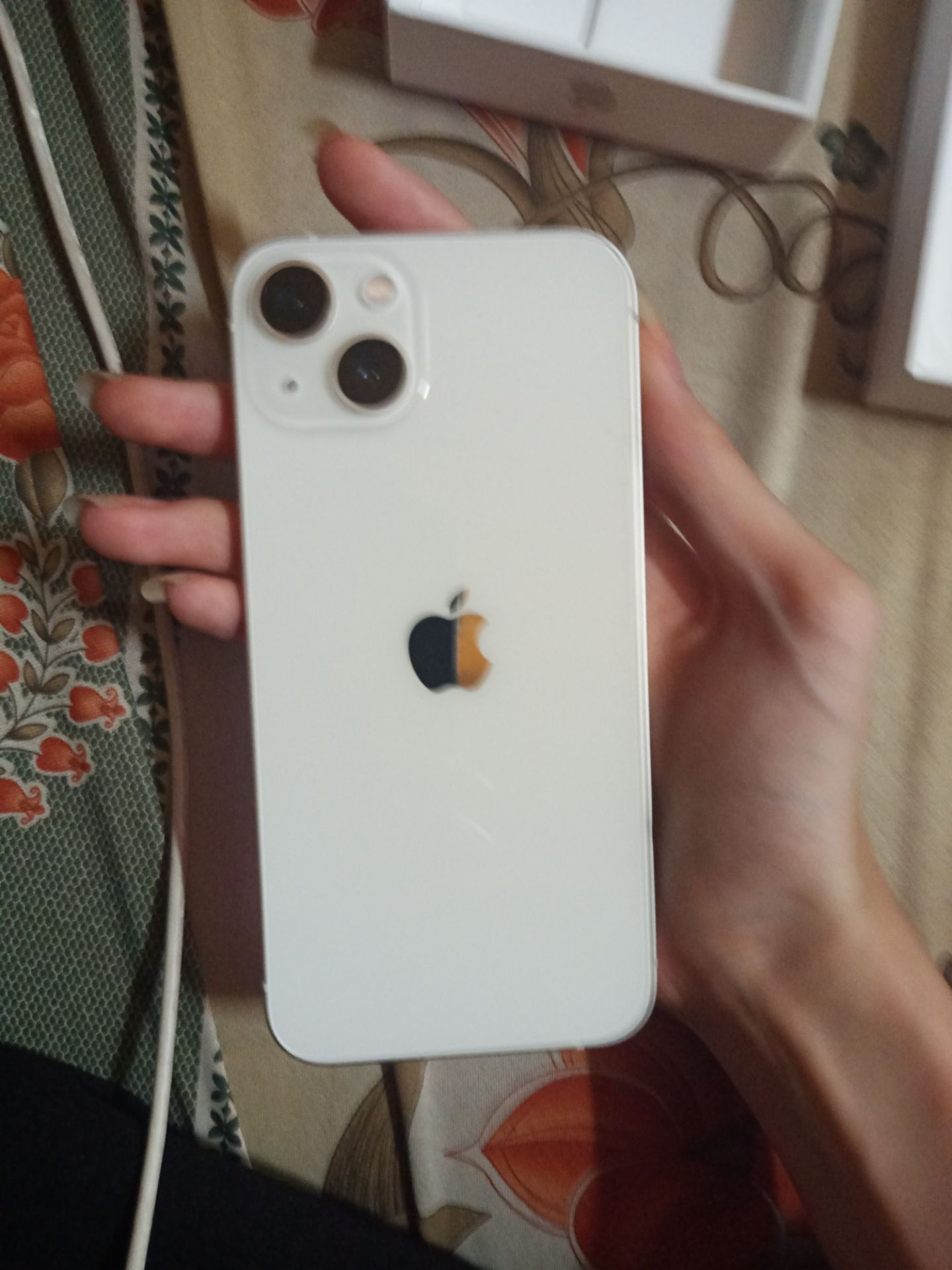 Đóng gói chắc chắn có bọc lớp giấy bìa ở ngoài và 1 lớp giấy bóng nilong ngoài hộp, sản phẩm mới đẹp giá rẻ hơn 1tr so với mua ở cells hoặc mấy chỗ khác, giao nhanh, bảo mật khi giao hàng khi gửi mã về cho khách hàng