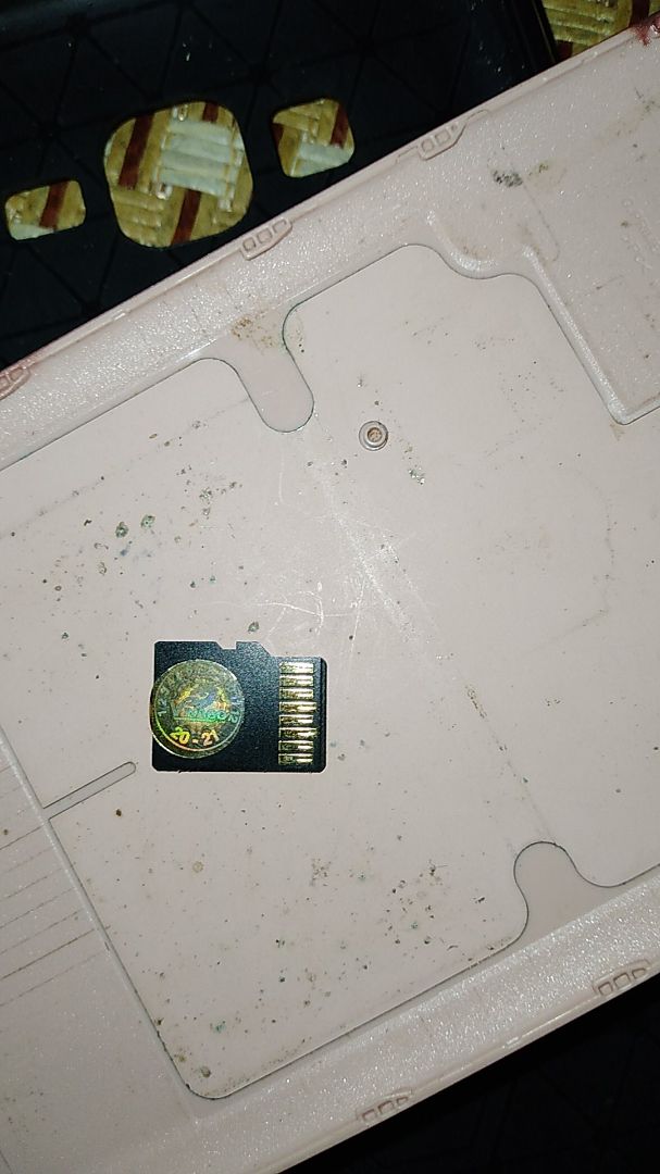 tiki làm ăn mất uy tín quá mua thẻ nhớ 32g cho thẻ 2g còn lỗi thẻ