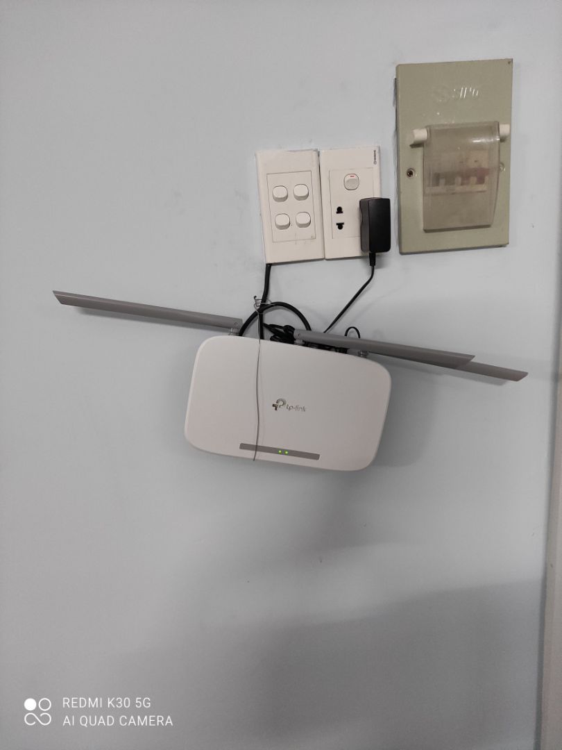 Giao hàng lâu quá. đặt sáng thứ 2 mà chiều thứ 6 mới nhận. ở HCM , router chạy ổn, chờ thời gian trải nghiệm thêm, hơi to số với tưởng tượng