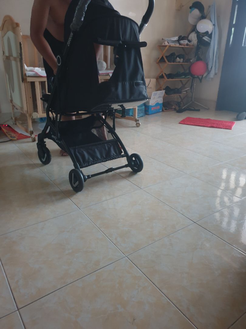 sử dụng ổn, nhưng 1 bên bánh sau của mình bị trục trặc đang đẩy bị kẹt và ko đẩy đc nữa cho đến hiện tại.