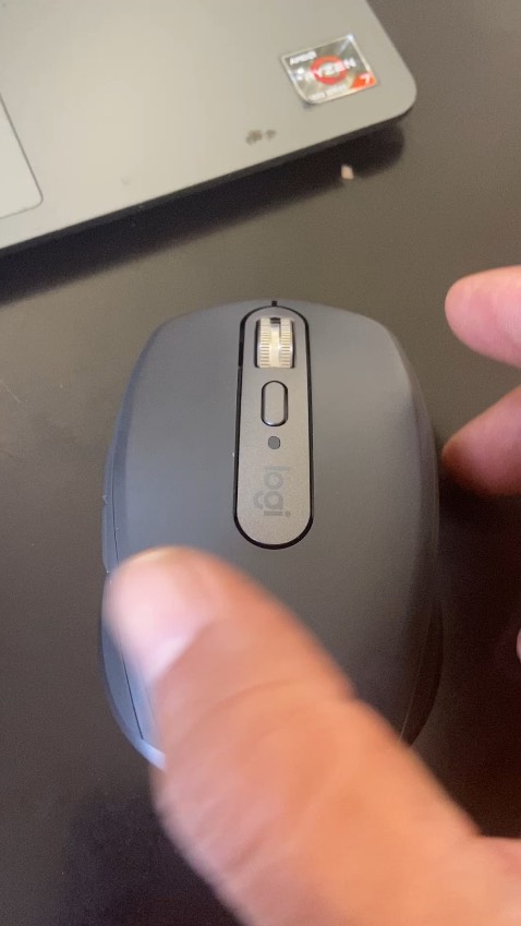 chuột xịn chính hãng, nguyên đai nguyên niêm phong, di chuột tốt trên mọi bề mặt