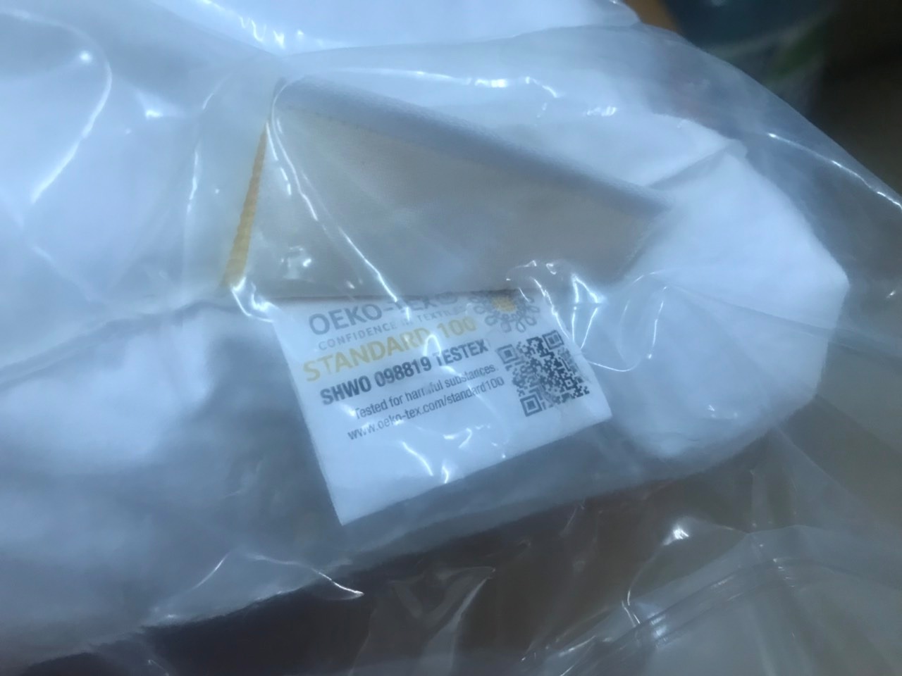 Gối của Thương hiệu Ánh Sao, size gối lớn nên kê hết trọn cái lưng. Nằm cổ hay gác chân đều thích mê. Tiki giao hàng cũng nhanh, đảm bảo trong 2h, mà cũng cần mua thêm vỏ gối cùng size, chắc để mình order thêm từ shop.