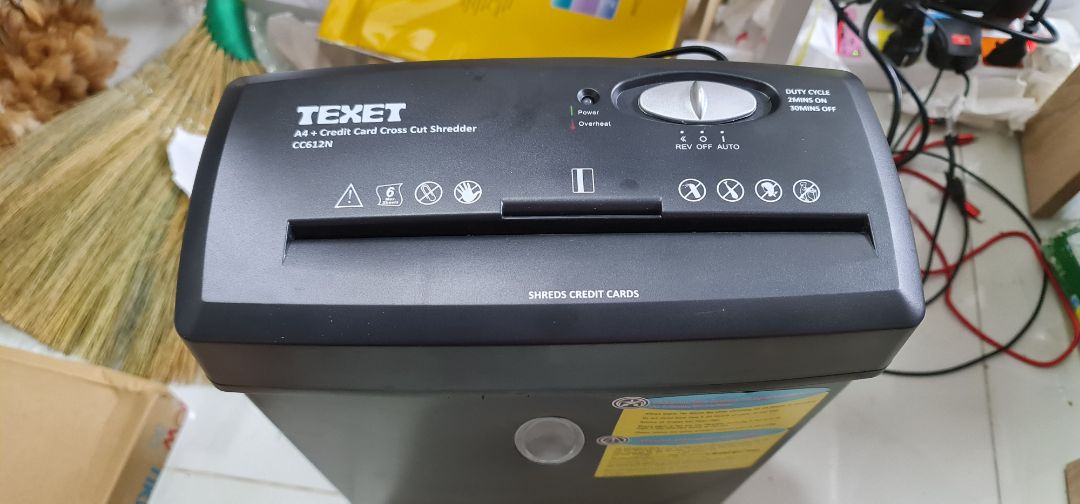 Hài lòng, máy ổn trong tầm giá. Với nhu cầu sử dụng không quá thường xuyên thì sức hủy của máy như này là ổn, còn với văn phòng hay tổ chức in và hủy tài liệu với tần suất cao thì nên mua loại hiện đại hơn.