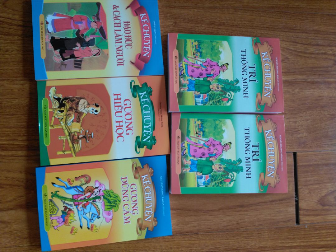 mình nhận hàng chiều nay, thừa 1 cuốn " trí thông minh" nhưng lại thiếu " gương hiếu thảo" các bạn hỗ trợ đổi giúp mình nhé