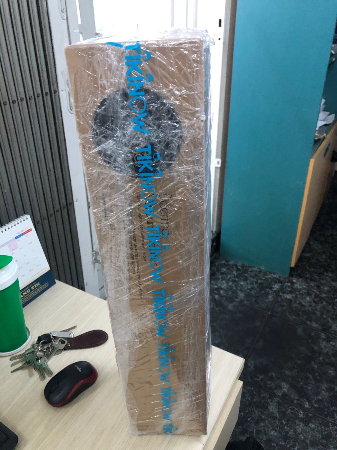 HÀNG ĐÚNG MẪU NHƯ HÌNH ẢNH, PHỤ KIỆN ĐẦY ĐỦ, CÓ ĐIỀU THÂN MÁY VÀ DÂY BỊ TRÀY XƯỚT VÀ DƠ 1 XÍU, VỚI CÂY NỐI BẰNG INOX MỎNG MANH SO VỚI THÂN MÁY QUÁ. ĐẶT HÔM QUA HÔM NAY NHẬN HÀNG RỒI, CHƯA SỬ DỤNG NÊN PHẢI 1 THỜI GIAN XEM SẢN PHẨM DÙNG CÓ TỐT KHÔNG.