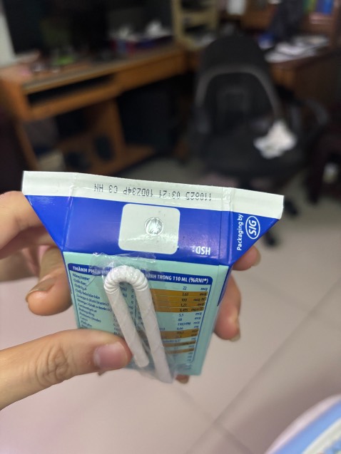Sữa giao đóng gói cẩn thận, chất lượng đa phần ổn, nhưng uống gần hết có 1 hộp bị phồng, sữa ở trong hộp đã lên men và bị rữa.