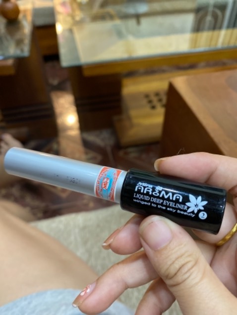 Kẻ mắt lâu trôi, ko bị lem. Tuy nhiên đầu kẻ hơi to nên ko vẽ đc đường thật mảnh