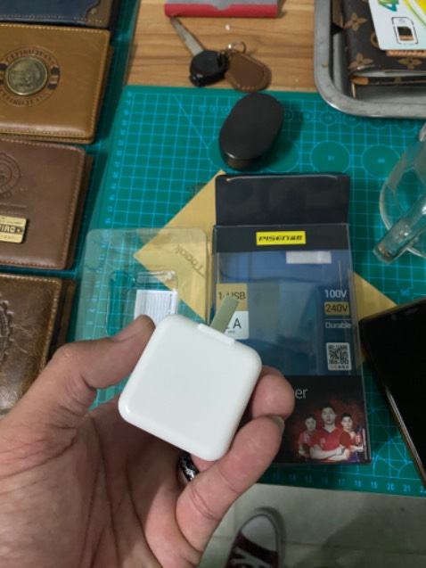 Sạc nhanh, ko nóng, thiết kế đẹp tốt. Đã mua 2 cục ok lắm