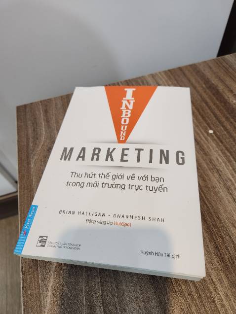 Hàng giao nhanh, khoảng 2 tiếng đã nhận được sách. Sách được bọc rất kỹ