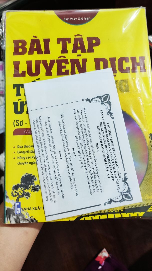 Đóng gói cẩn thận. Sách đẹp, nội dung đơn giản, phù hợp cho trình độ HSK4 trở lên mua về tự luyện tập. Sách cũng không nhồi nhét quá nhiều nội dung nên người học không lo bị áp lực, nản khi học tiếng trung.