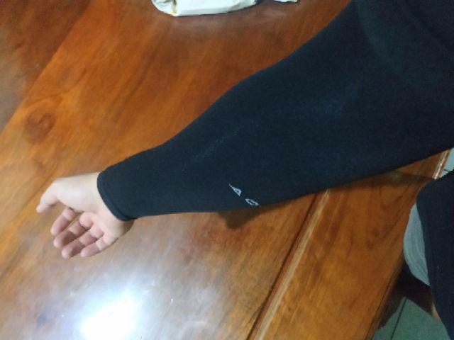 hàng hoá nhận được sạch sẽ, đóng gói đẹp, giao hàng nhanh. Chất vải mang vào mát mẻ; đường may tốt - tiện lợi cho những người ra ngoài nhiều giống mình.