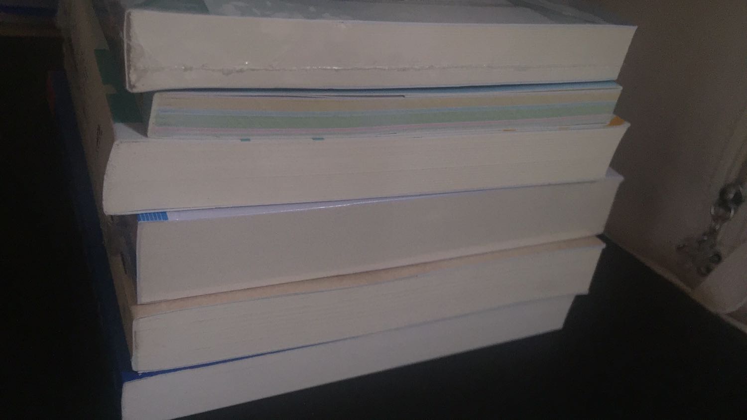 Cuốn sách cuối cùng review trong đợt săn sale hội sách tiki! Tất cả chỉ 10k thuii! Kèm phí ship nữa cũng quá rẻ cho một cuốn sách. Ham rẻ nên mua về đọc dần á. Tiki mà còn sale là mình còn muốn mua nhiều nhiều nữa! Chất lượng sách sale thì xịn khỏi nói, bọc cẩn thận, giao hàng cũng nhanh vì mình ở nội thành HN. Sẽ tiếp tục ủng hộ TiKi!