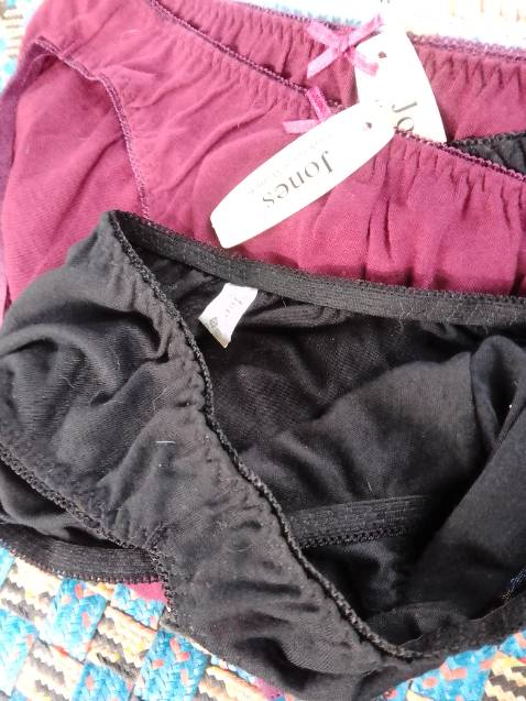 Giao hàng nhanh ,shop dong hàng để í tí chưa bao giờ đánh giá nhưng này phải góp í