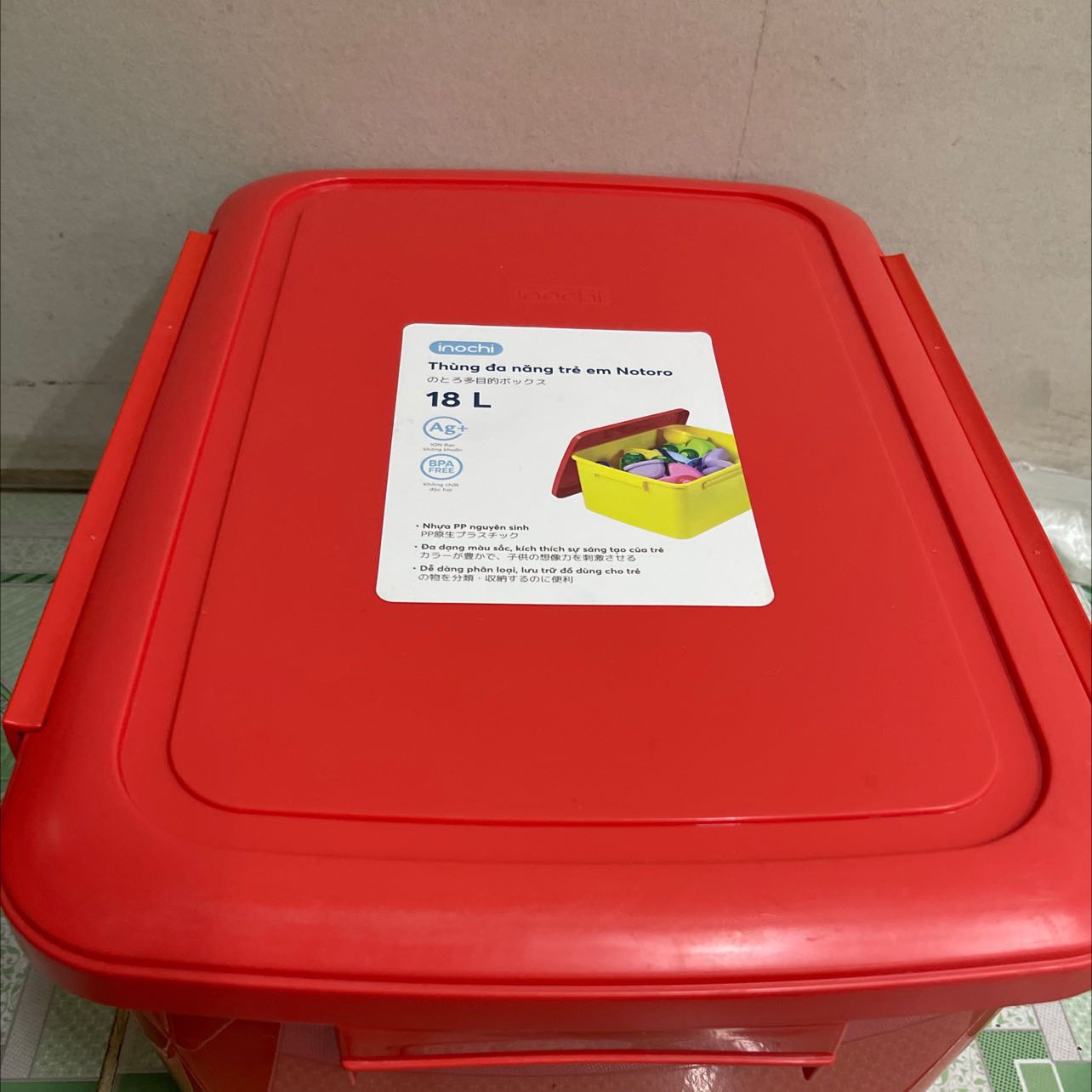 Đặt thùng đựng thực phẩm Hokkaido mà giao thùng đa năng trẻ em Notoro, nắp thùng con có nhiều trầy xước! Shop đã đổi lại sp mới, rất hài lòng!