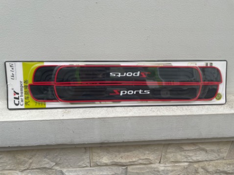 Đóng gói kỹ, giao hàng đúng hẹn. Băng keo dán nhỏ, không biết dính được bao lâu. Sản phẩm màu sắc đẹp, đường in và cắt khá gọn gàng, sắc nét.