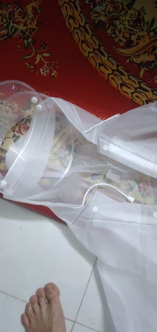 hàng  ko giống  trong hình  mẫu  có 1tui  và  cô  thấp ,nhưng ko sao vẫn  cho 4 * .