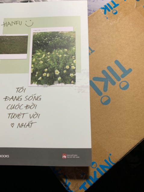 Sách hay, thiết kế nhẹ nhàng rất hợp phong cách chill, khá ok, giao hàng siêu nhanh từ Tiki😗