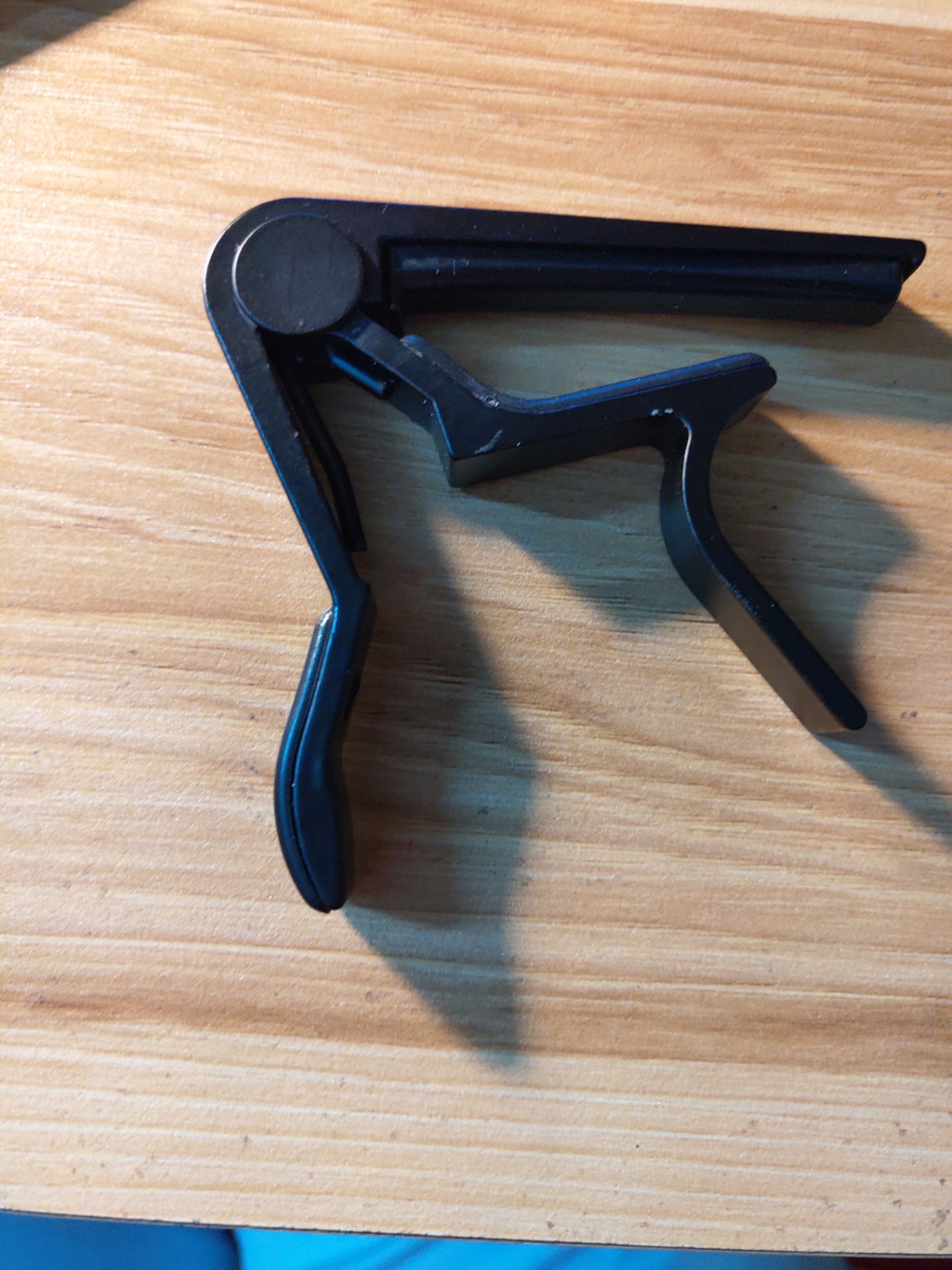 hàng ko như hình ko có chô gỡ dây 
loại này chỉ đáng 30-40k