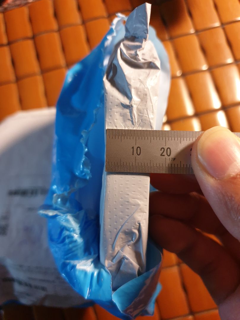 Đặt hàng loại 20mm mà lại nhận được hàng 15mm. Chat yêu cầu trả hàng thì không trả lời