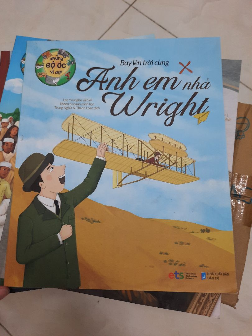 Sách giấy tốt, hình vẽ, màu sắc đẹp, nội dung rất phù hợp cho trẻ đọc. Chỉ có bìa sách bị quăn góc nhìn ko được mới lắm thôi.