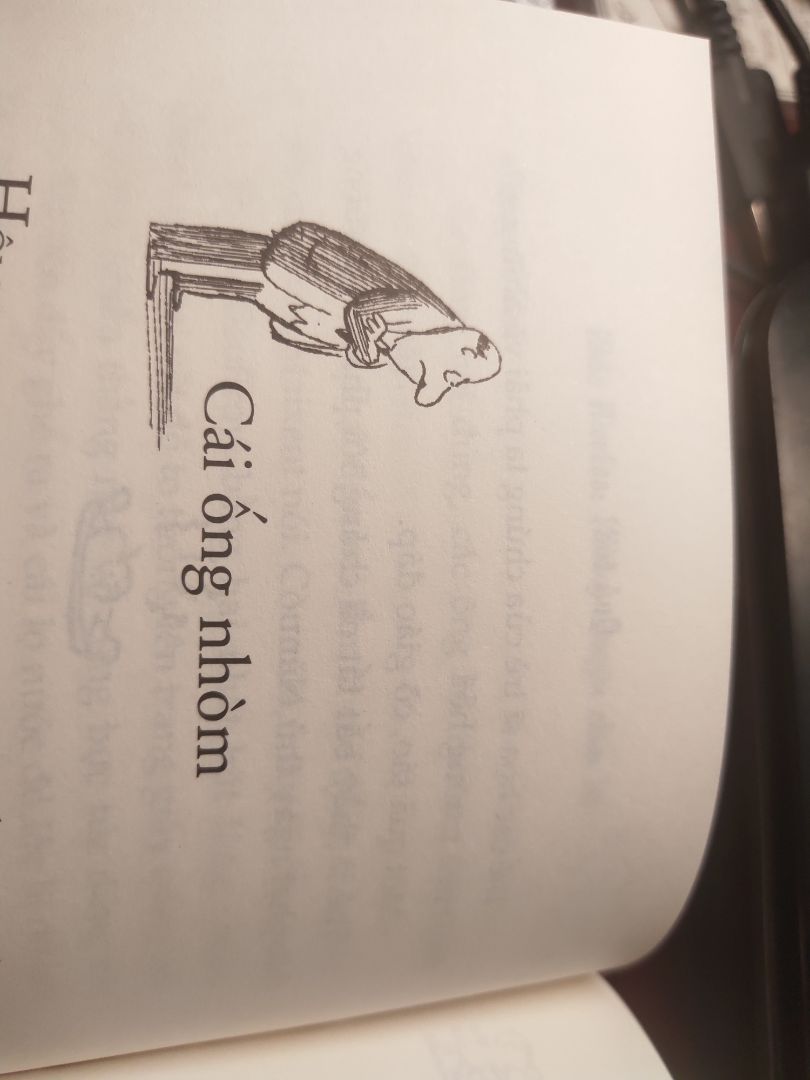 vẫn hay và hài hước như thủa đầu biết đến nhóc nicolas. Không chỉ hay vì nội dung mà cả phương pháp dịch và cách dùng từ cũng rất ngây thơ và trong sáng.
sách trình bày đẹp, chất liệu giấy tốt, chất lượng bản in đẹp.
nhà sách giao hàng rất nhanh.