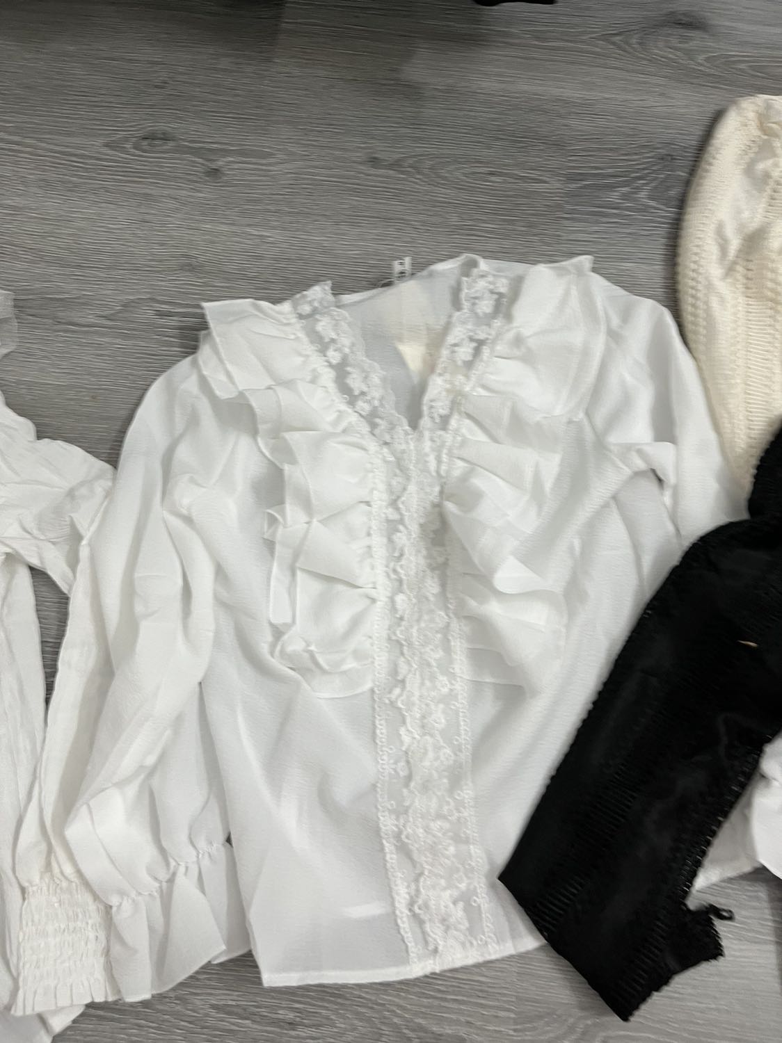 giao hàng rất nhanh. Máy dễ sử dụng may rất êm. Có nhiều sự lựa chọn đường may. Nhỏ gọn