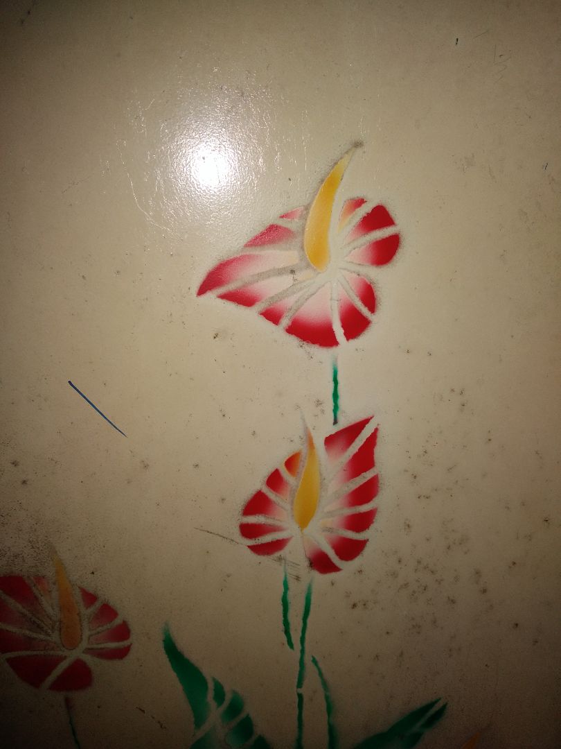 Tuy chưa đọc nhưng bìa đẹp đúng tựa sách tìm mua mấy ngày liền, phải công nhận tiki bán giá rẻ hơn so với *** và ***, đây là cuốn sách thứ 4 tôi mua ở tiki và rất hài lòng 👍👍👍👍👍