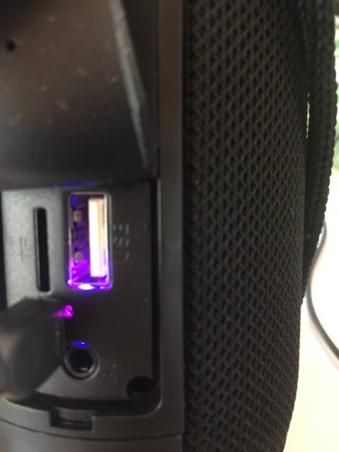 Mình mua sản phẩm Loa Bluetooth PKCB Bản Mở Rộng, chống nước IPX5 Hỗ Trợ Kết Nối Bluetooth ,Thẻ Nhớ, USB - Hàng chính hãng

Mình dùng chưa được 2 tuần thì lỗi:
- Sạc báo đèn đỏ + xanh nhưng bật nút nguồn không lên. Không kết nối được với thiết bị.

Nhờ shop thu hàng kiểm tra và đổi giúp mình. Cảm ơn shop.