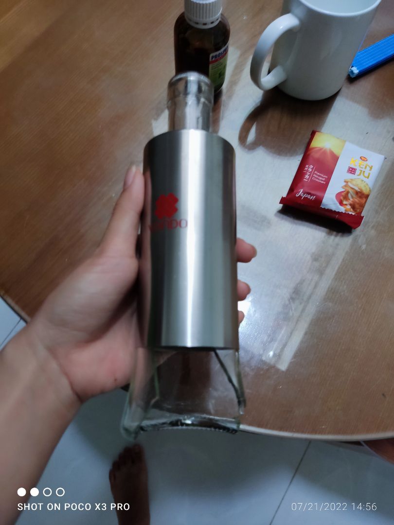 Hàng nhìn đẹp mà khâu đóng gói quá tệ. hàng thủy tinh mà k bọc chống sốc. nhận hàng mà bể tè le